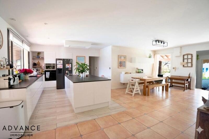 Propriété - 395 m² - 12 pièces