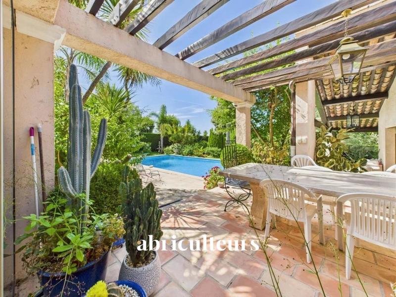 Maison ancienne - 276 m² - 7 pièces