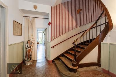 Maison - 460 m² - 13 pièces