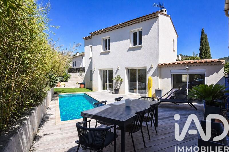 Maison - 107 m² - 5 pièces