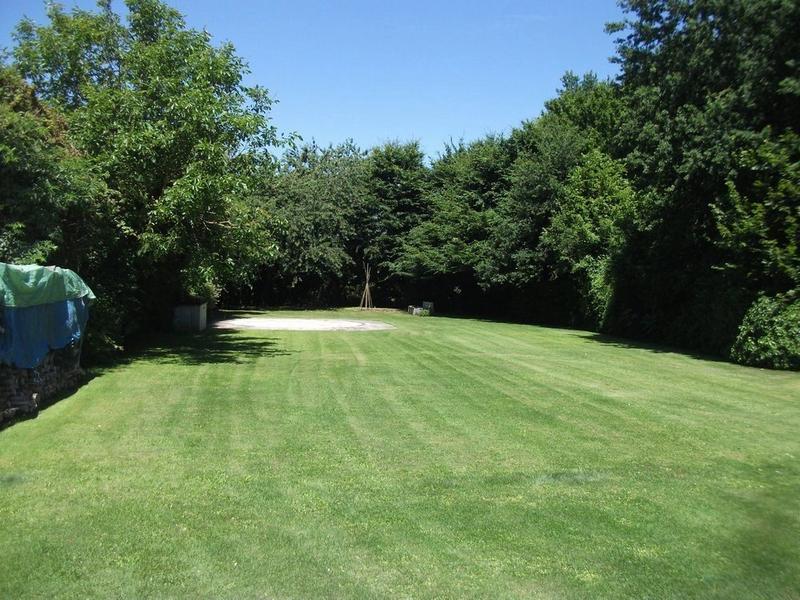 Maison - 230 m² - 13 pièces