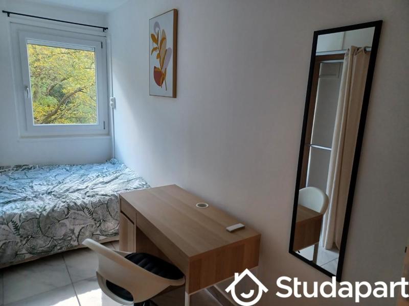 Chambre - 9 m² - 1 pièce