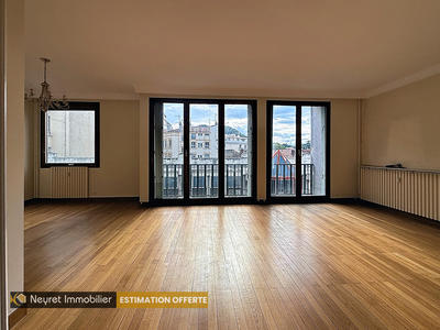 Appartement - 83 m² - 4 pièces