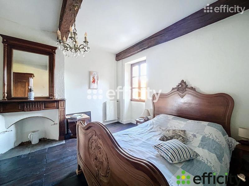 Maison - 220 m² - 9 pièces