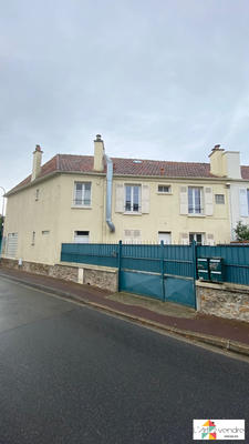 Maison traditionnelle - 165 m² - 8 pièces