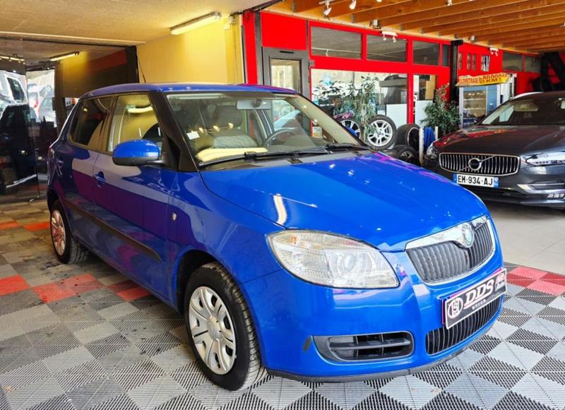 Skoda Fabia II 1.2l Clim Sieges Chauffant 4cv Ct Ok