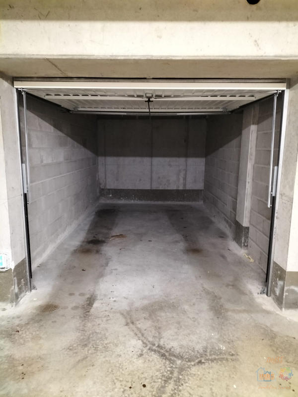 Parking / Garage - 14 m²