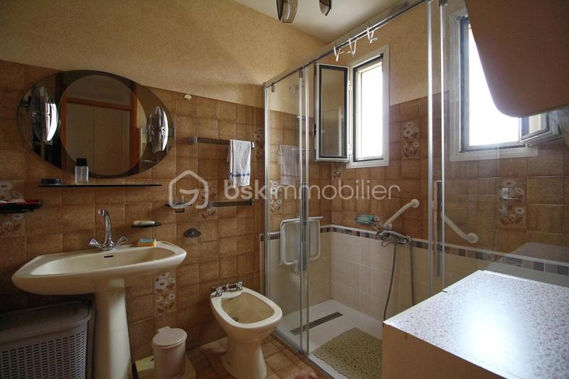 Villa - 222 m² - 9 pièces