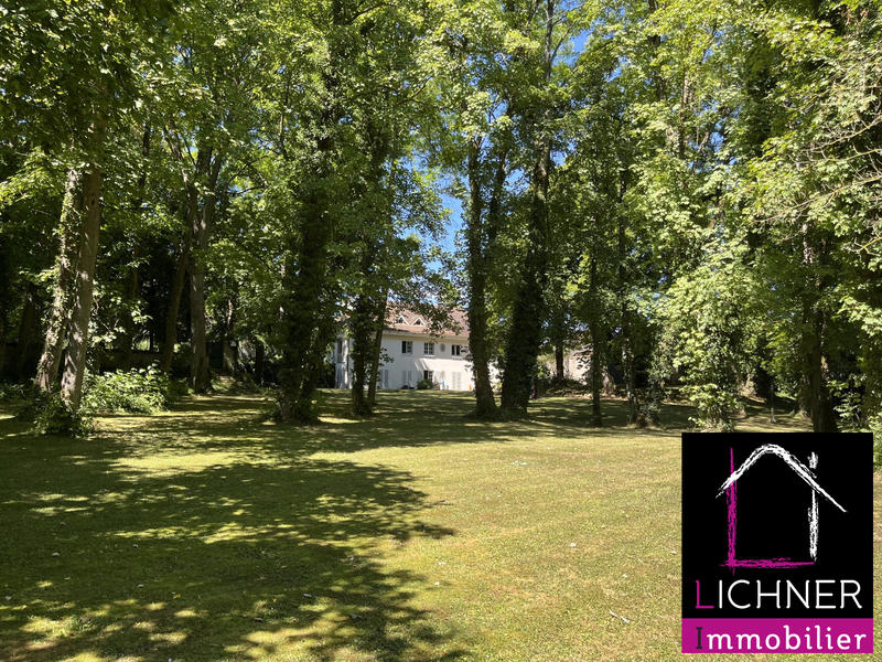 Maison - 373 m² - 10 pièces