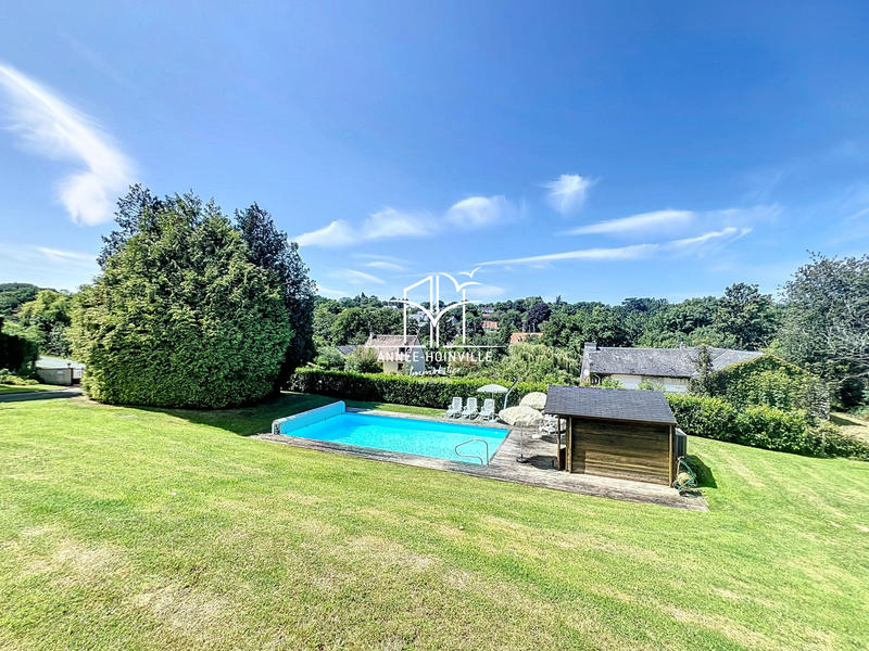 Villa - 266 m² - 8 pièces