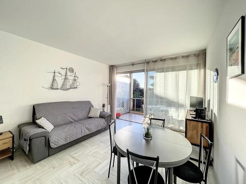 Studio - 25 m² - 1 pièce