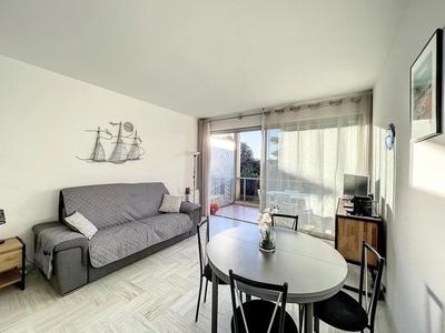 Studio - 25 m² - 1 pièce