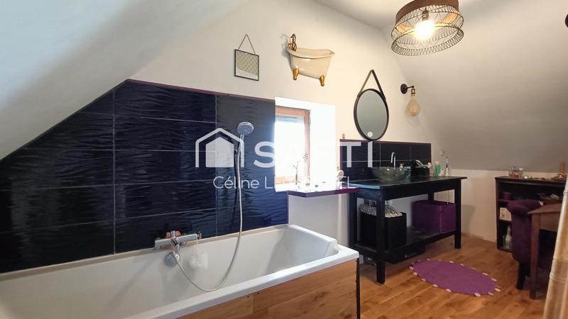 Maison - 204 m² - 7 pièces