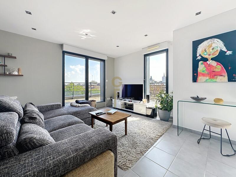 Appartement - 90 m² - 3 pièces