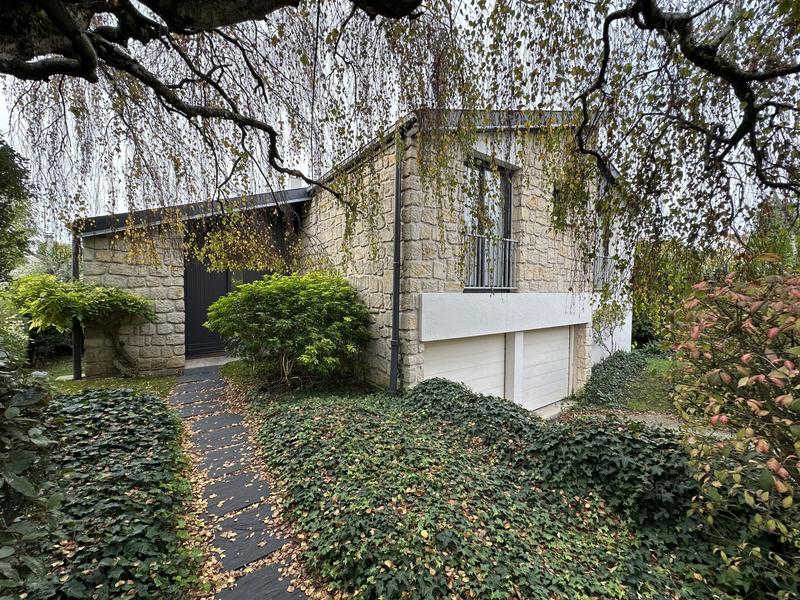 Maison - 216 m² - 6 pièces