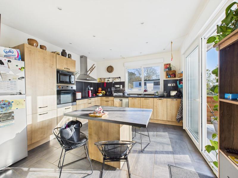 Maison traditionnelle - 90 m² - 4 pièces