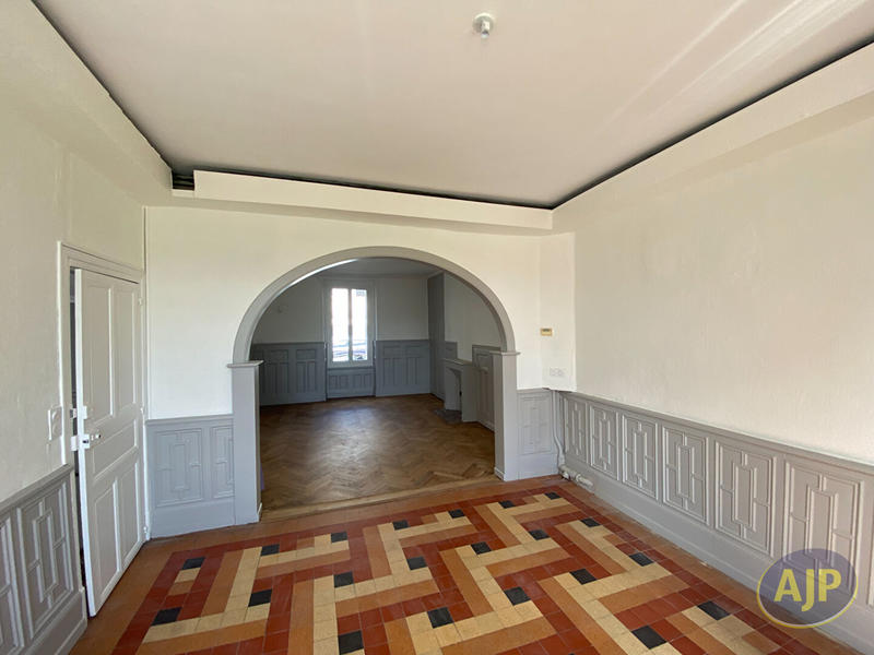 Maison - 167 m² - 8 pièces