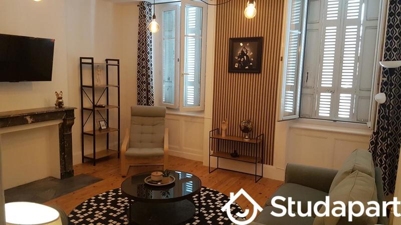 Chambre - 11 m² - 1 pièce