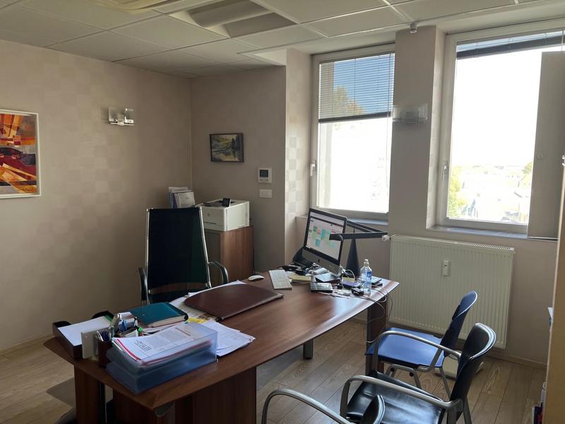 Local commercial - 109 m² - 5 pièces