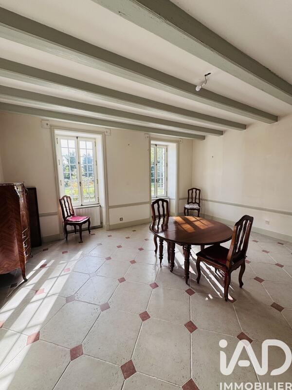 Maison - 252 m² - 7 pièces