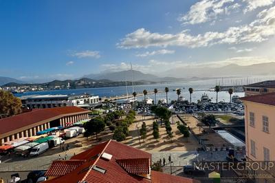 Triplex - 94 m² - 4 pièces