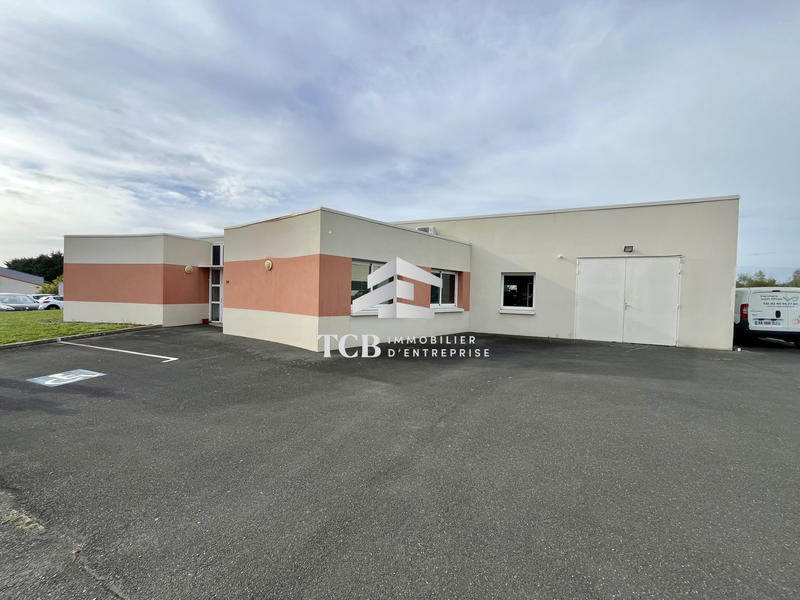 Local d'activités - 408 m²