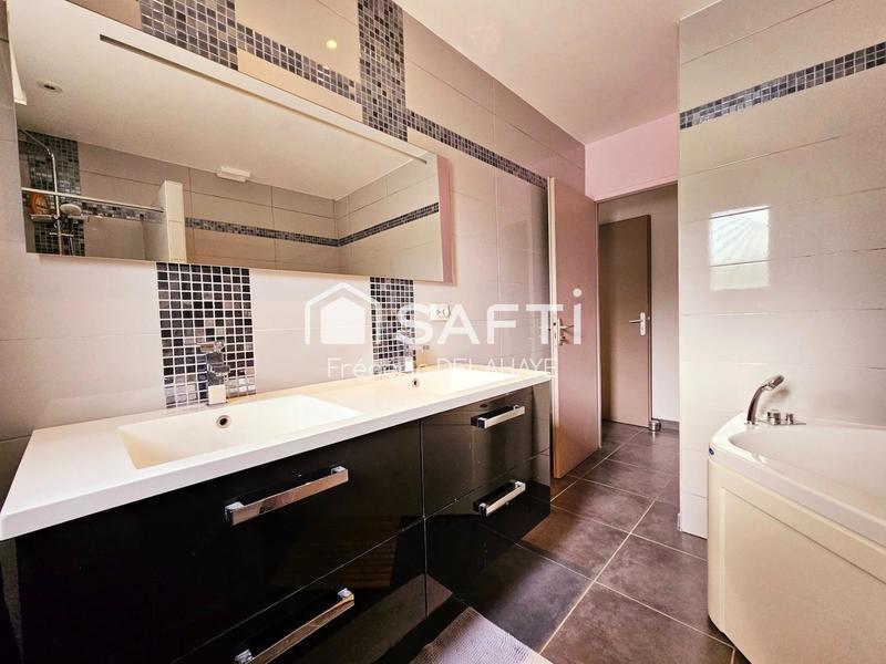 Maison - 96 m² - 4 pièces