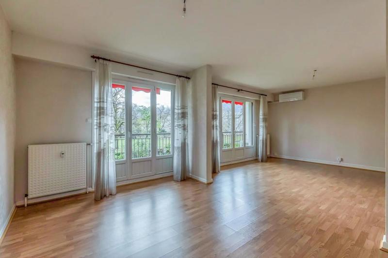 Appartement - 94 m² - 3 pièces