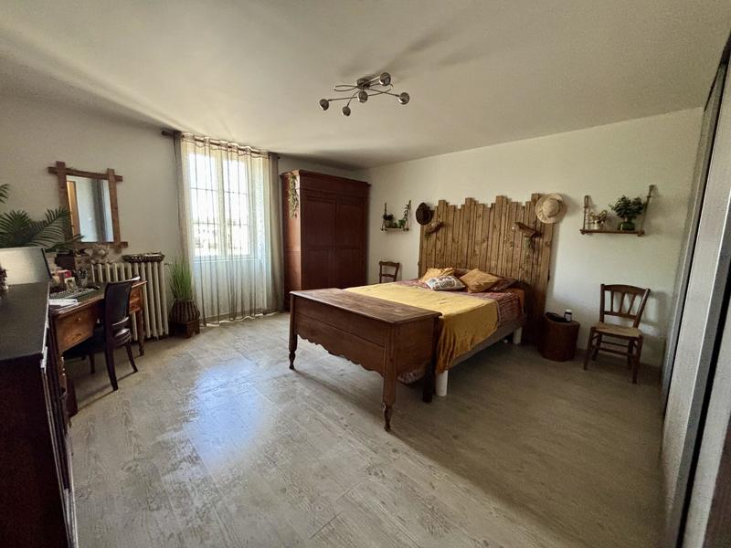 Maison en pierre - 200 m² - 6 pièces