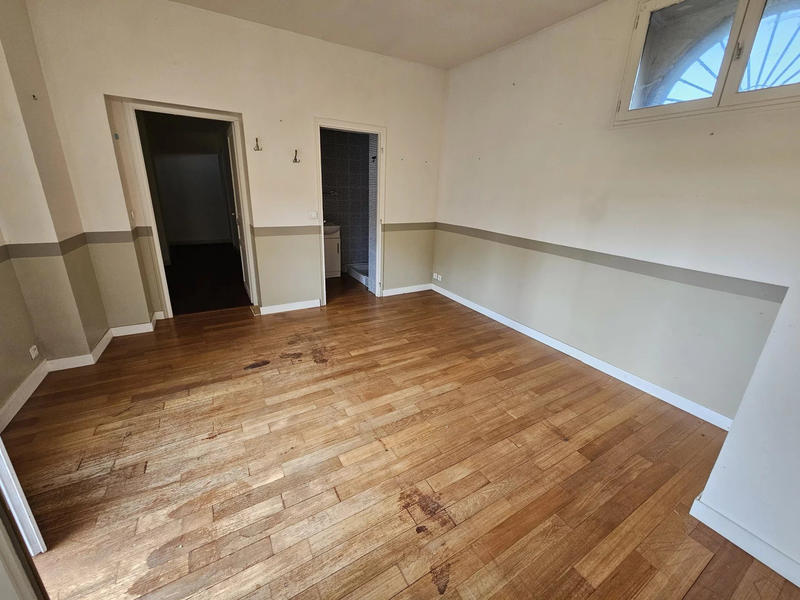 Maison - 243 m² - 9 pièces