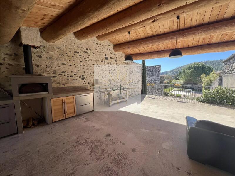 Maison - 200 m² - 7 pièces