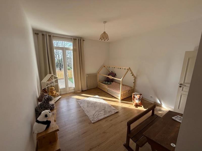 Maison - 360 m² - 12 pièces