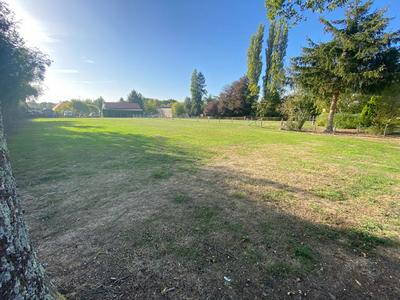 Terrain constructible - 3 600 m²