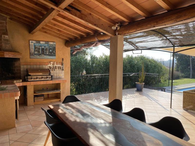 Maison - 211 m² - 6 pièces