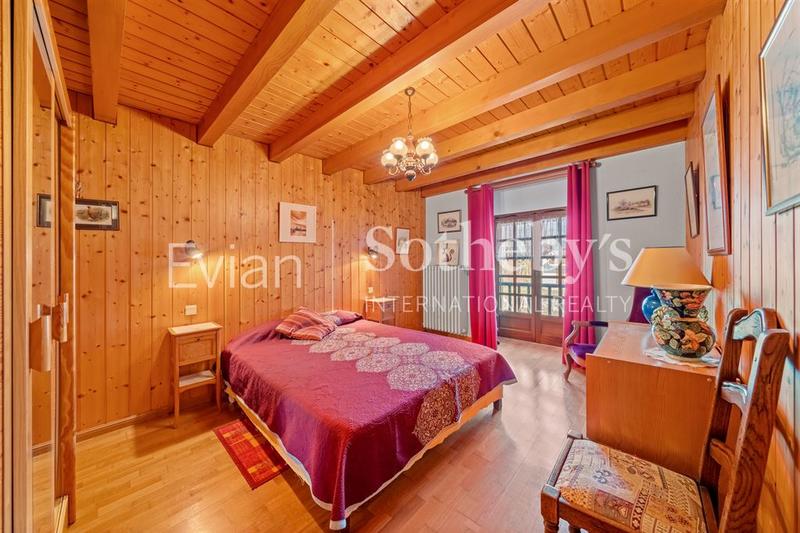 Maison - 300 m² - 11 pièces