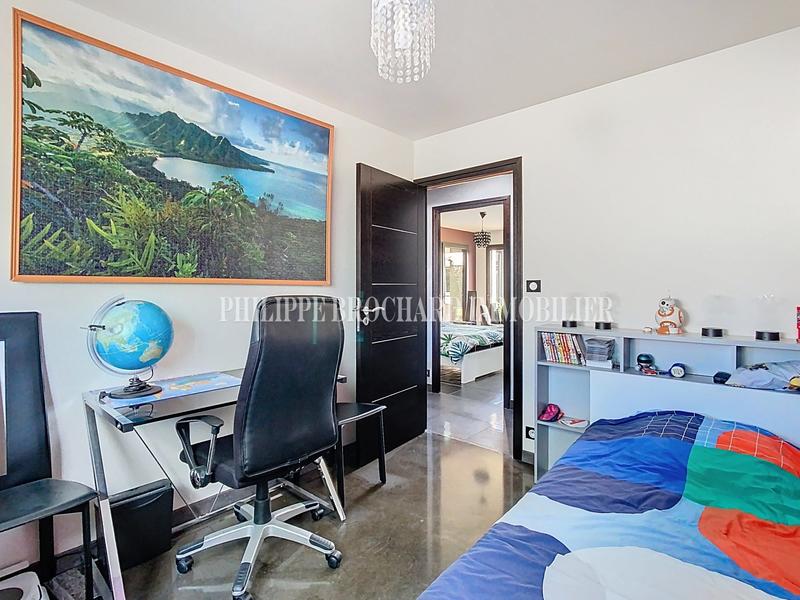 Maison - 192 m² - 10 pièces