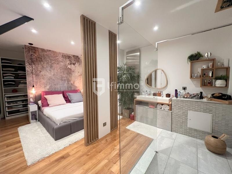 Loft - 240 m² - 7 pièces