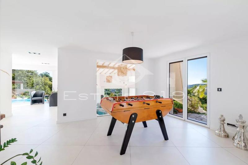 Villa - 400 m² - 8 pièces