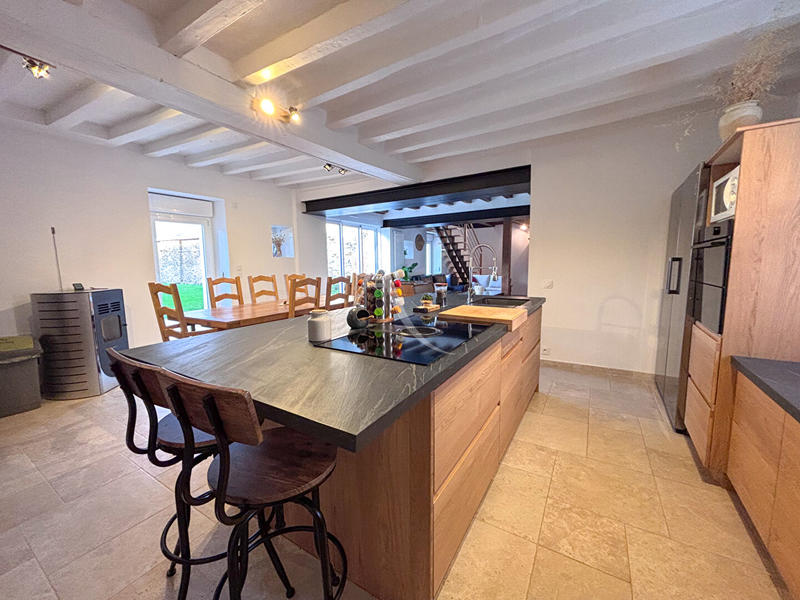 Maison - 186 m² - 6 pièces