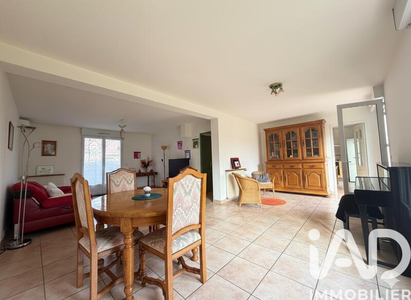 Maison - 257 m² - 9 pièces