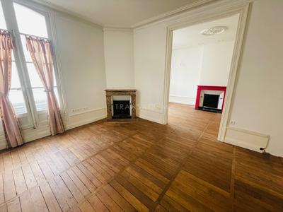 Appartement haussmannien - 101 m² - 4 pièces
