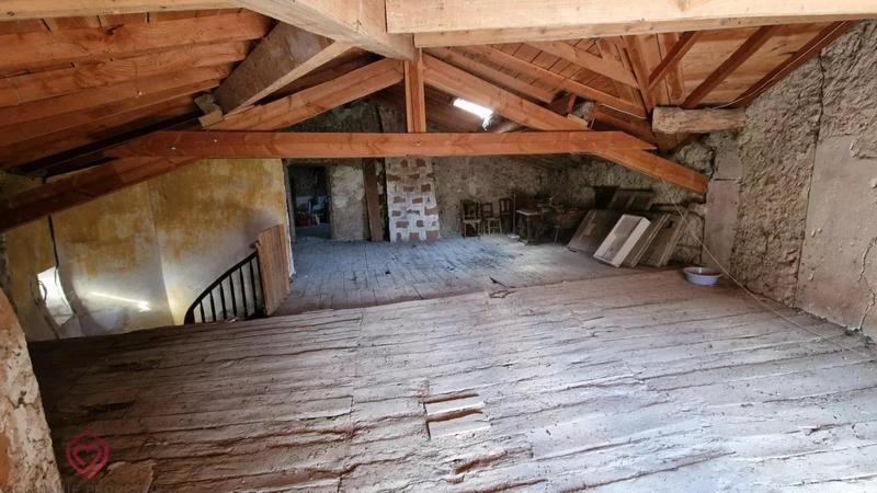 Propriété - 250 m² - 11 pièces