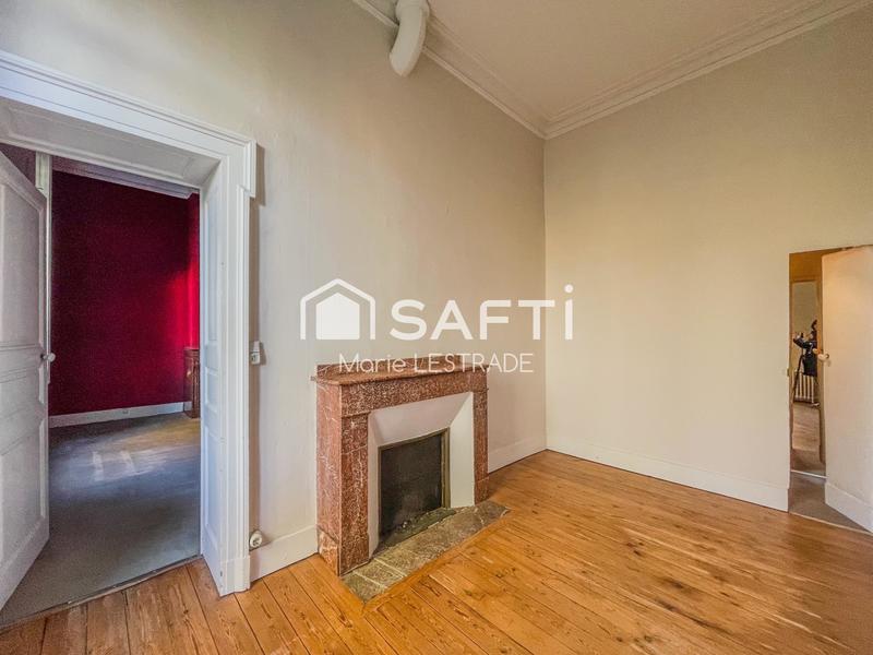 Appartement - 241 m² - 8 pièces