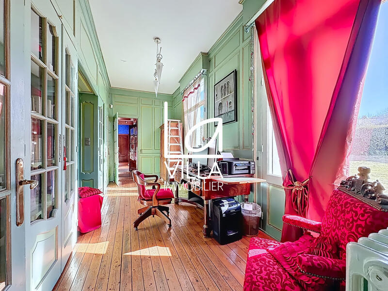 Villa - 322 m² - 10 pièces