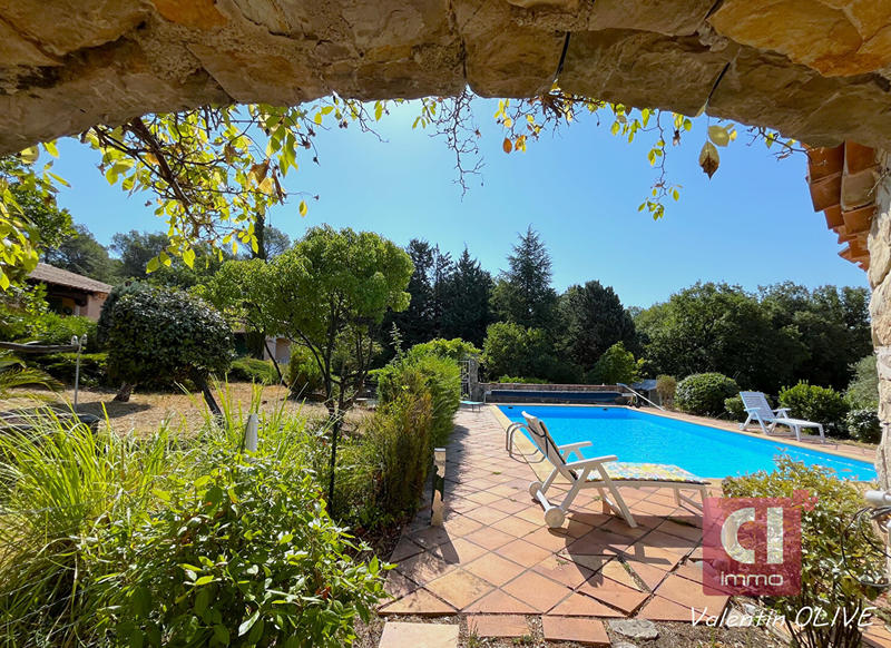 Maison - 170 m² - 6 pièces