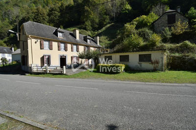 Maison - 220 m² - 10 pièces