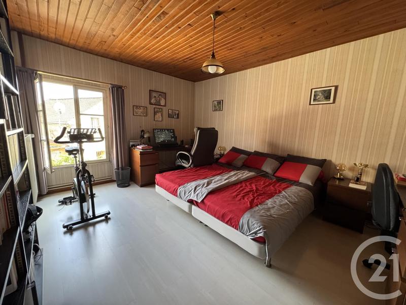 Maison - 210 m² - 7 pièces