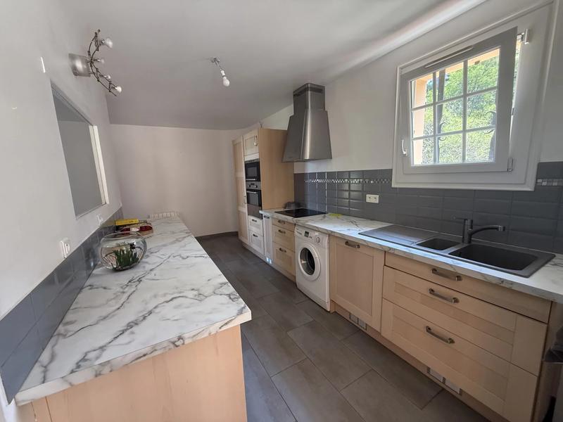 Appartement - 81 m² - 3 pièces