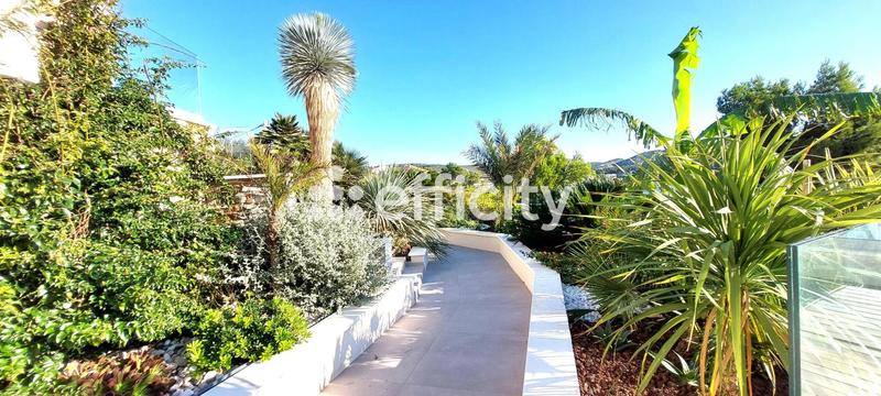 Maison - 430 m² - 10 pièces