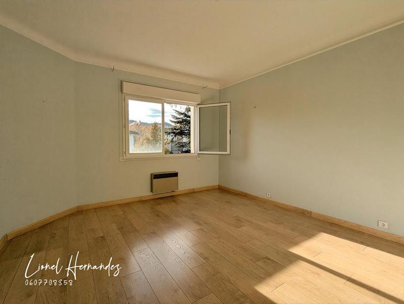 Appartement - 176 m² - 6 pièces